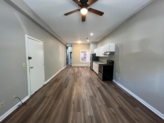 Building Photo - 1705 Sycamore St