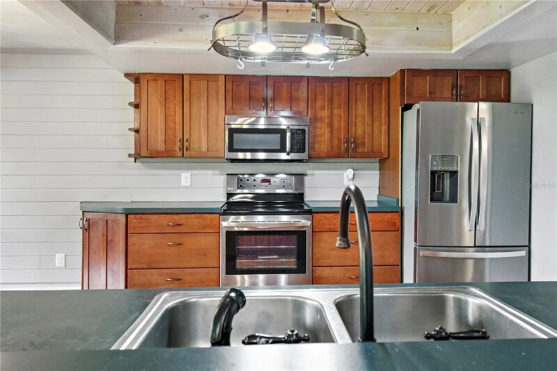 Building Photo - 490 Burnt Tree Ln