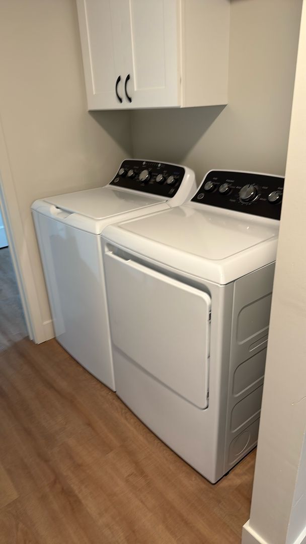 Building Photo - 2 bed 2 bath apartment (FIRST MONTH RENT F...