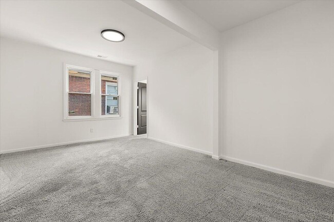 Building Photo - 2477 Hazelwood St