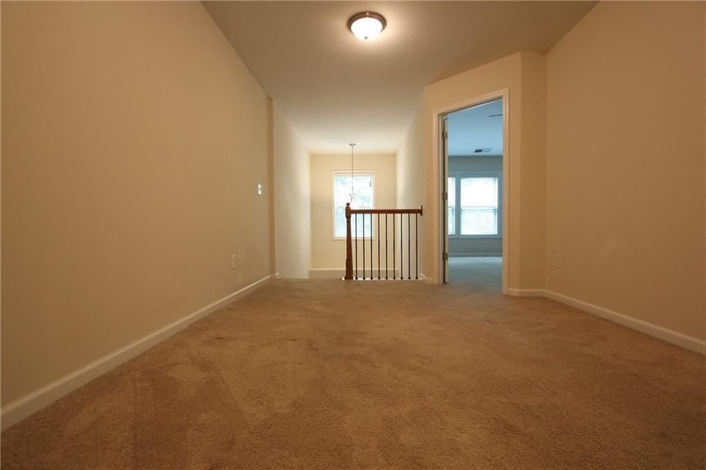 Building Photo - 2132 Greencrest Cir