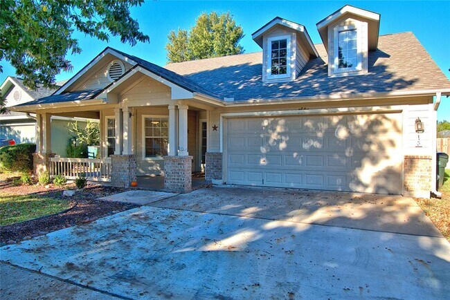 Building Photo - 120 Greenside Ln