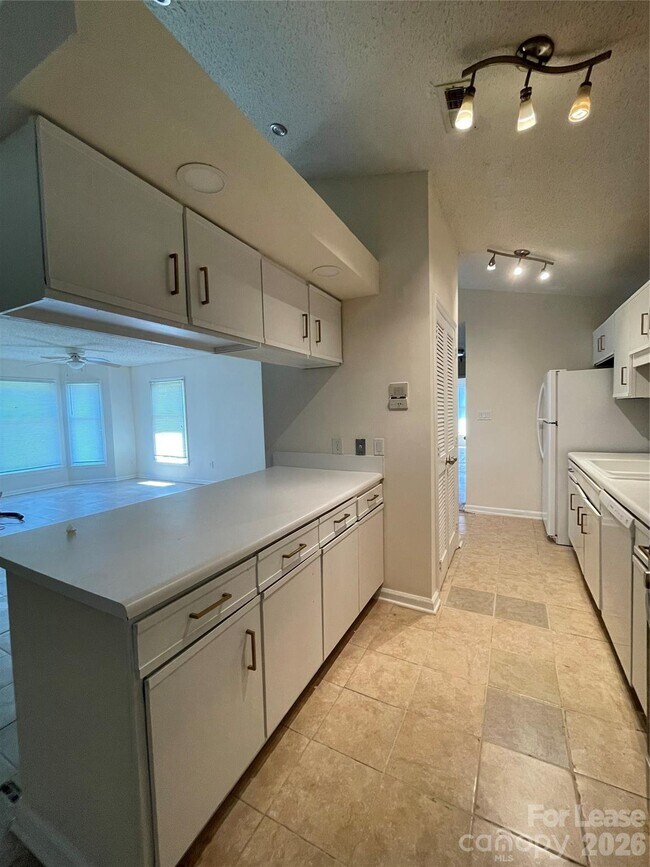 Building Photo - 7368 Rose Terrace Ct