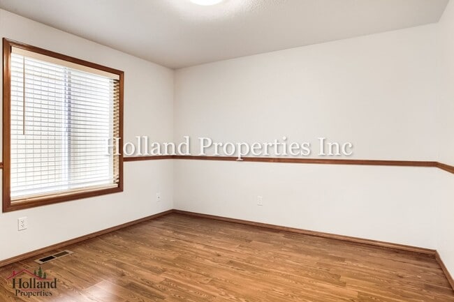 Building Photo - 18215 SW Longacre St