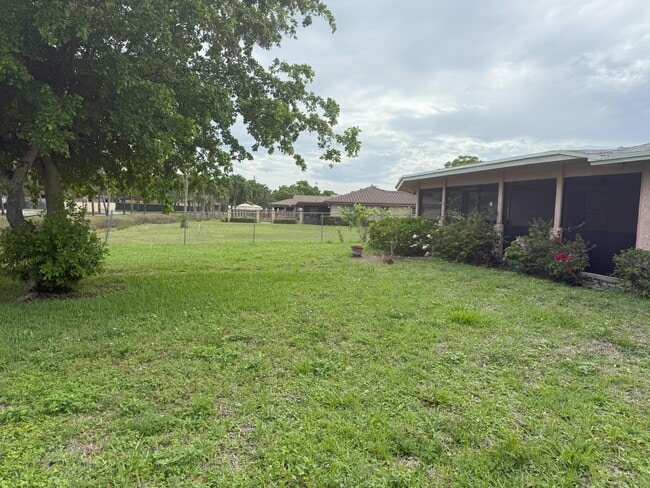 Building Photo - 1334 N Mangonia Dr