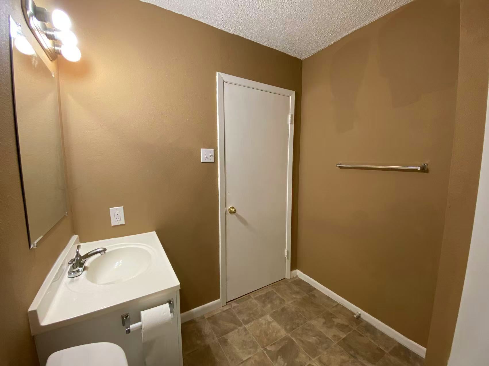 Building Photo - 5002 Blue Spruce Cir