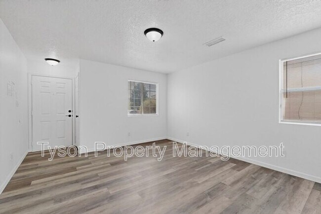 Building Photo - 10339 Vendaval Ave NW