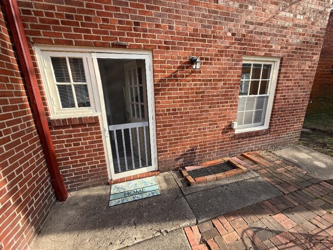 Building Photo - 3919 Beech St