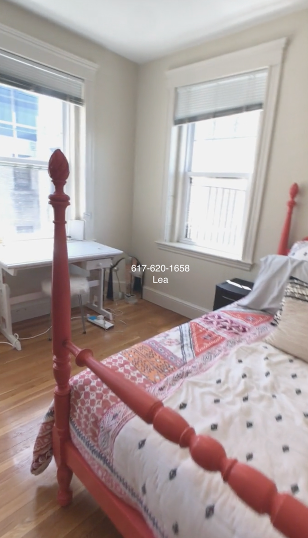 Building Photo - AUG Amazing 2b with city views! Prime loca...