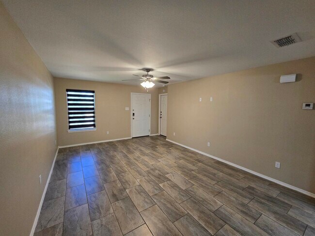 Building Photo - 5821 Doctorado Dr