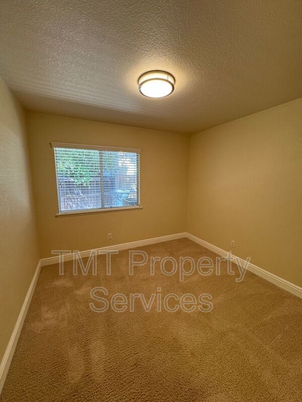 Building Photo - 2144 Gold Hollow Ct