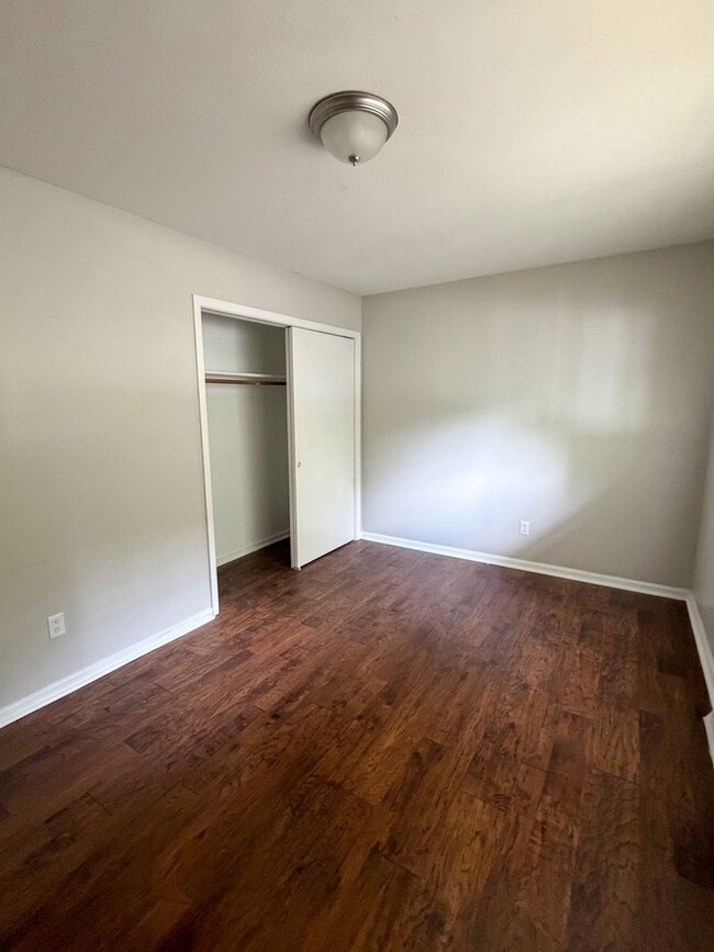 Building Photo - 4641 Highlake Dr