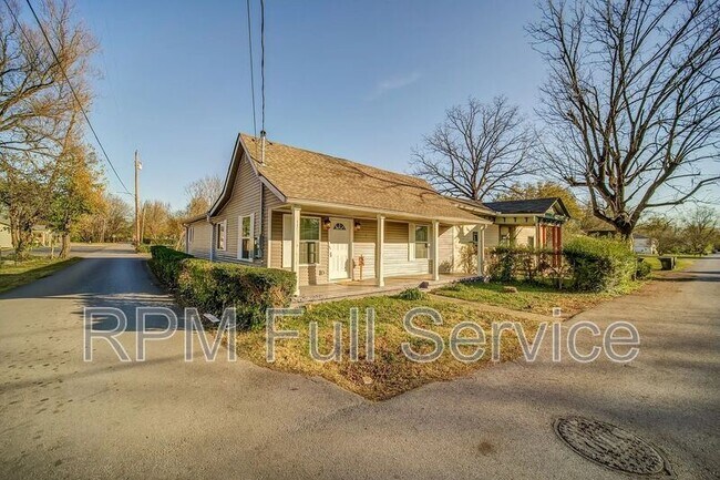 Building Photo - 662 Courtland St