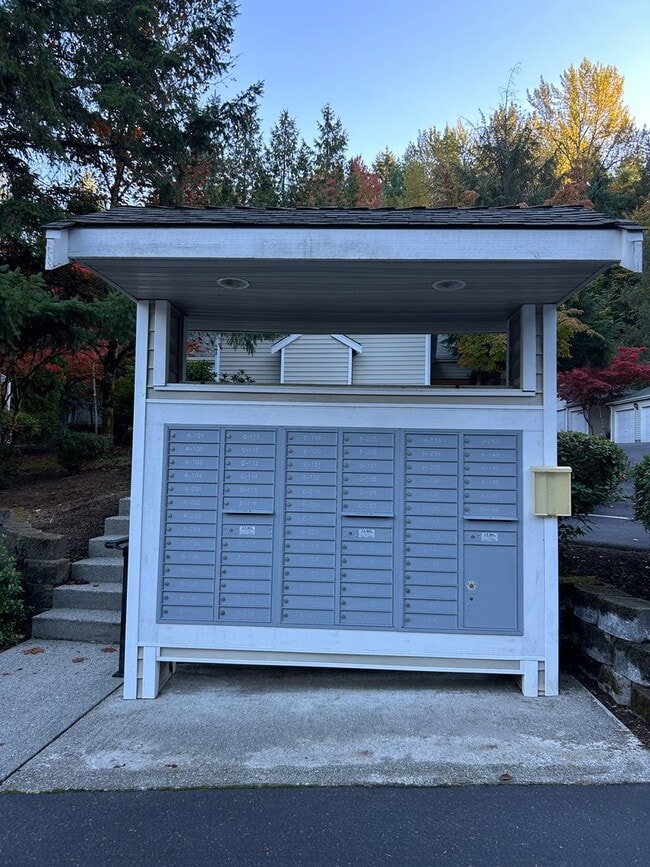 Building Photo - 3 Bed, 2.5 bath Townhome w/1-car garage in Highland Park neighborhood of Renton, $3,150/mo.