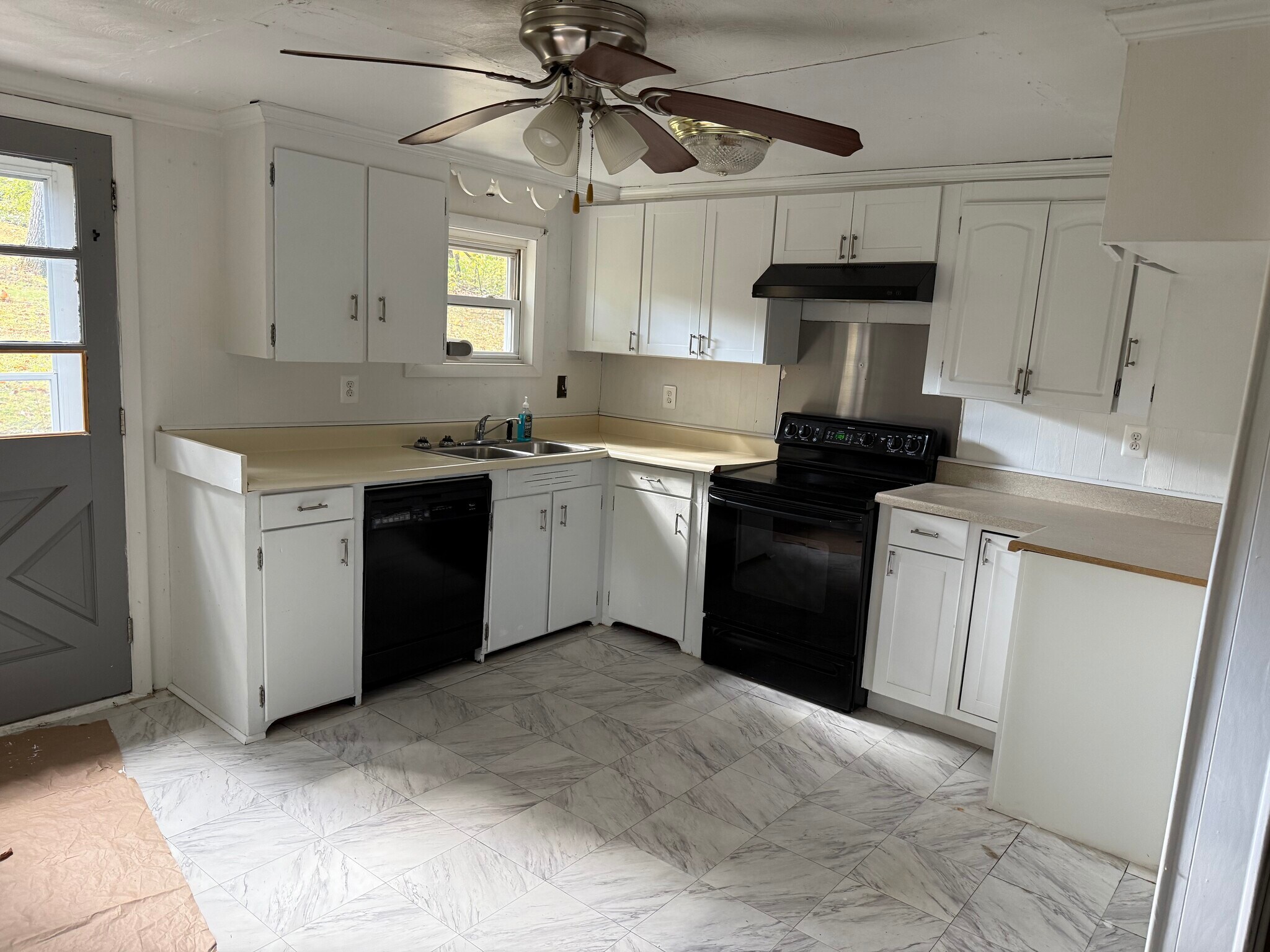 Building Photo - 6088 Church Rd