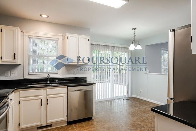 Building Photo - Spacious 3-Bed, 2.5-Bath Single Family Home with Modern Finishes & Back Deck