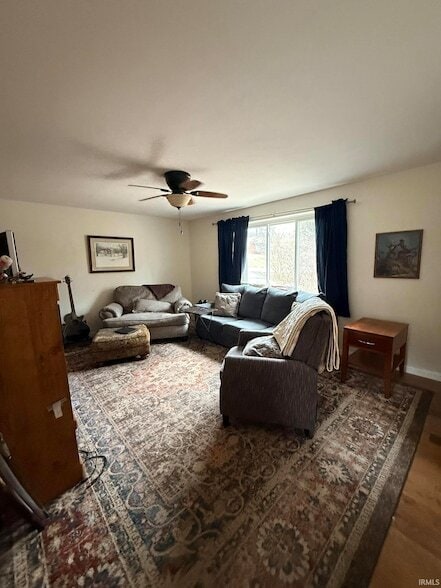 Building Photo - 1310 E Prairie Dr