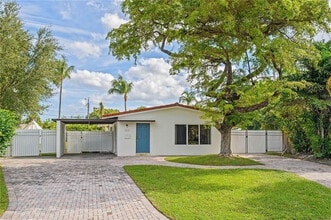 Building Photo - 332 NW 26th Ct