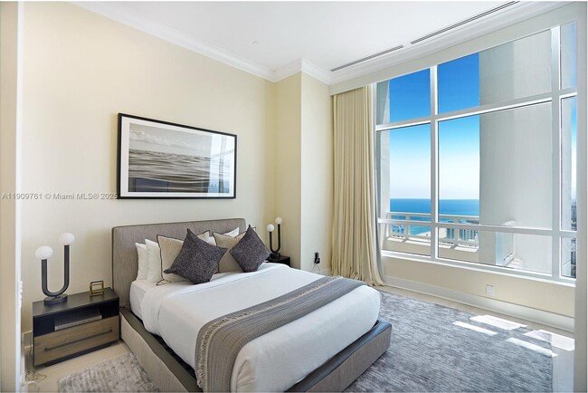 Building Photo - 4401 Collins Ave