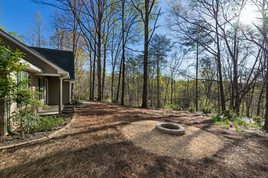 Building Photo - 6605 Overton Cir