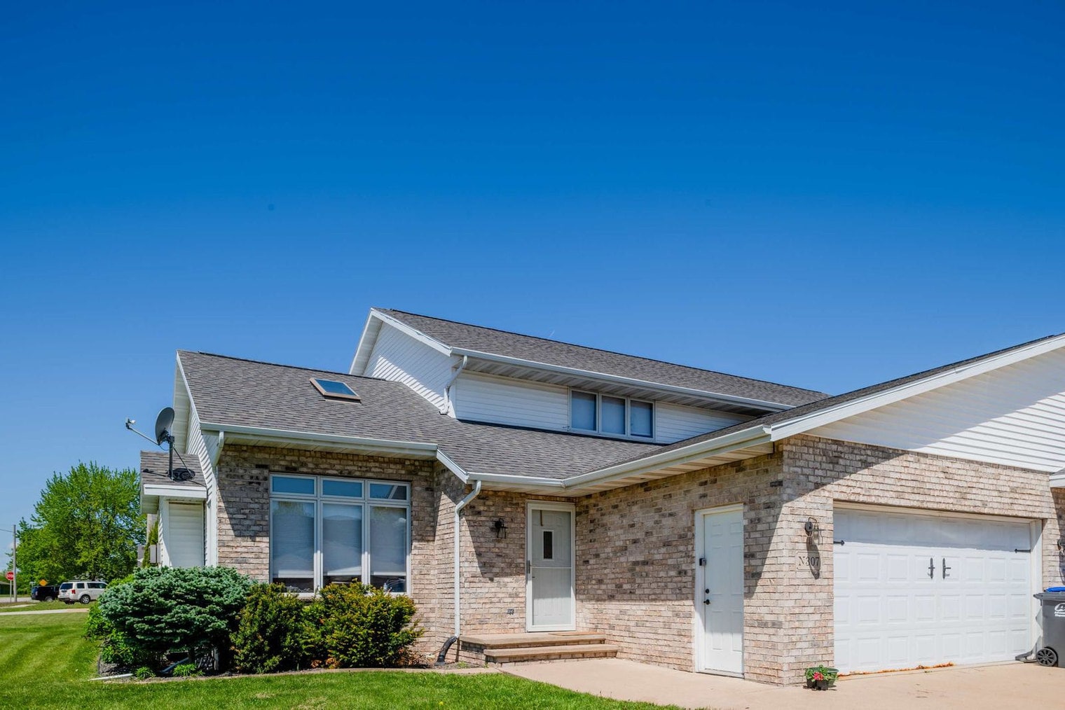 Building Photo - N307 Eastowne Ct