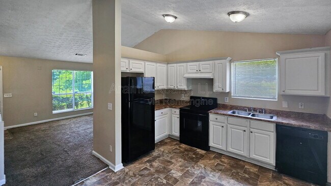 Building Photo - 4636 Forest Creek Ln