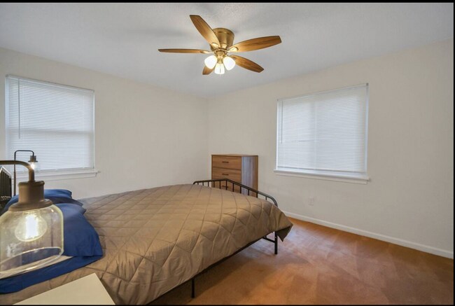 Building Photo - Beautifully renovated 2bed 1bath