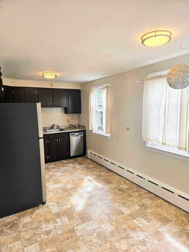 Building Photo - 312 Anita Ln