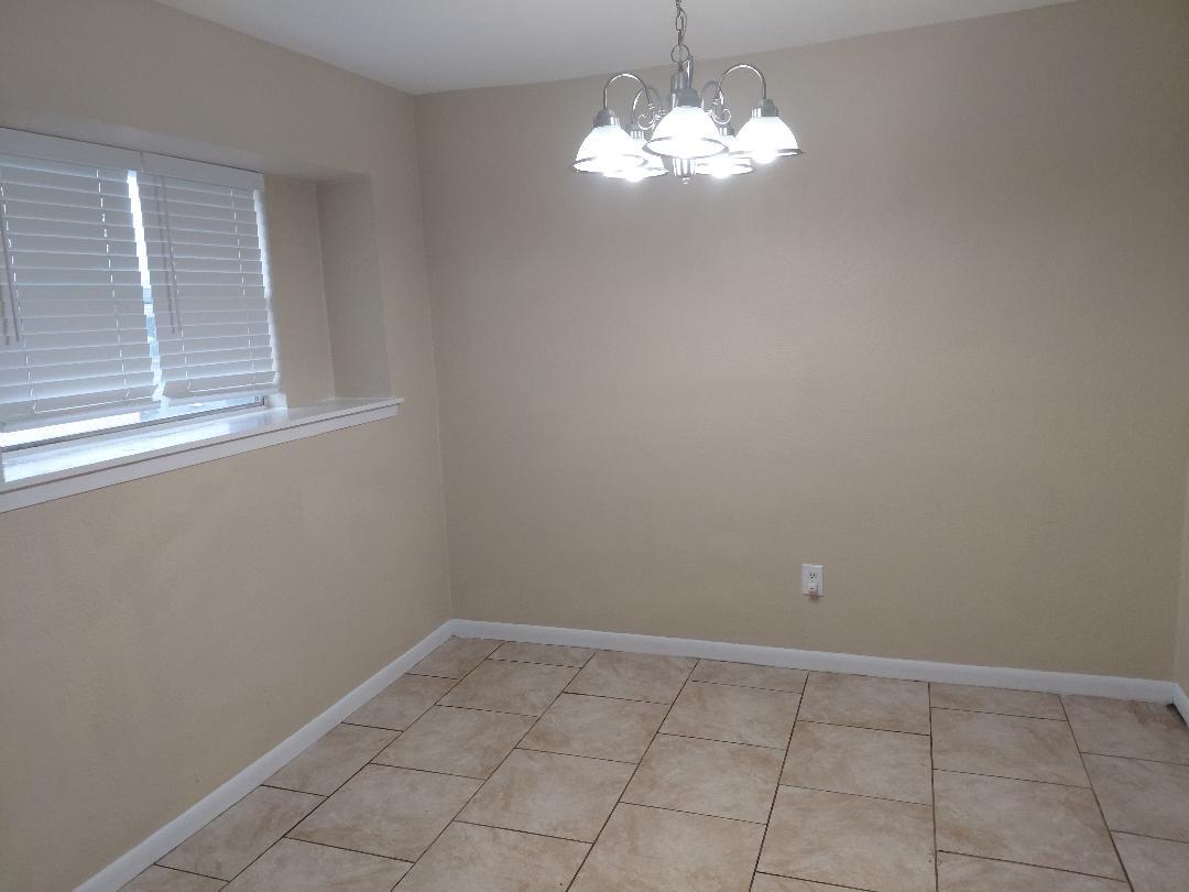 Building Photo - 5019 Tavenor Ln