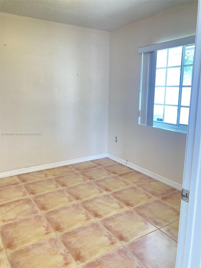 Building Photo - 13753 SW 149th Cir Ln