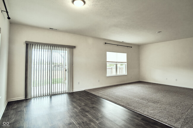 Building Photo - 681 N Crystal Dr