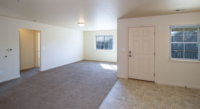 Building Photo - Wind River Apartment for Rent!
