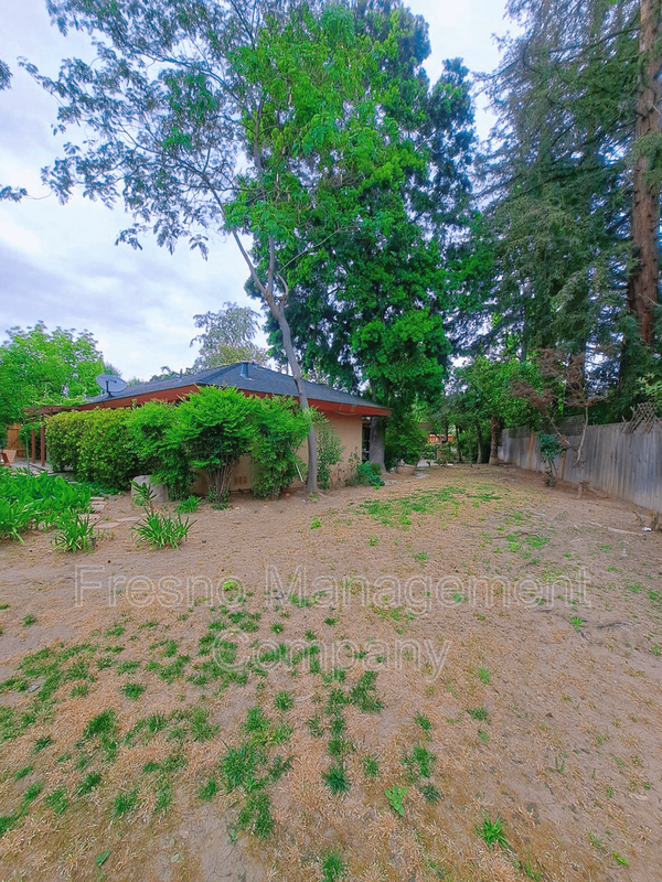 Building Photo - 6690 N Feland Ave