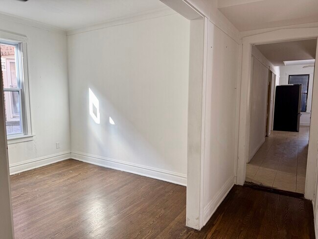 Building Photo - 2602 W 47th St