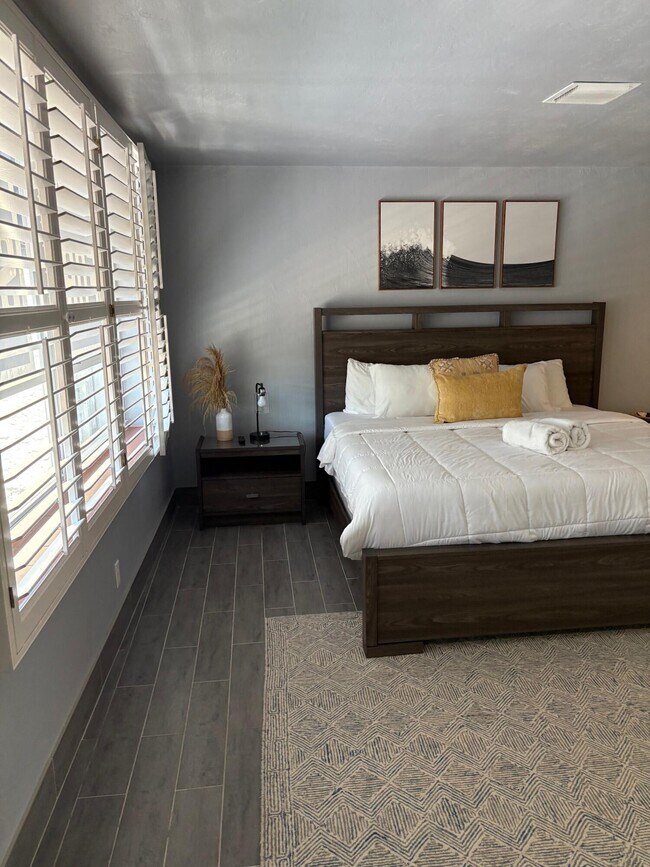 Building Photo - 419 E Atlantic Ave