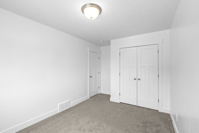 Building Photo - Harvest Cove Townhomes