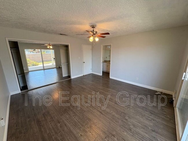 Building Photo - 473 W Deodar Ln