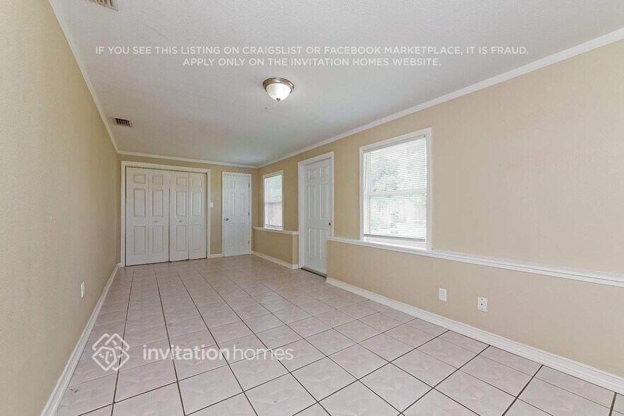 Building Photo - 3207 49th Ave Dr W