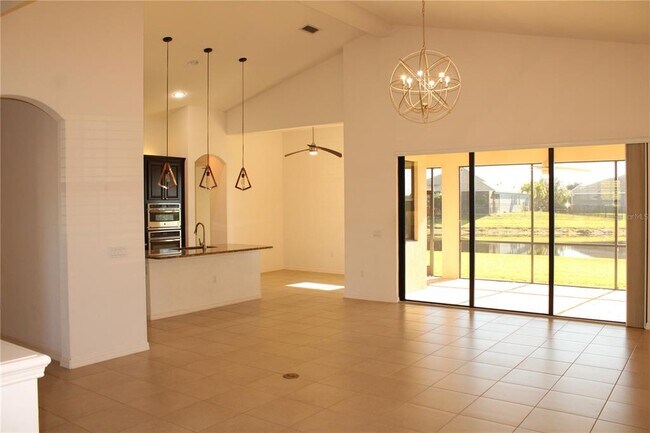 Building Photo - 629 Rosemary Cir