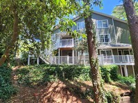 Building Photo - 2072 River Heights Walk SE
