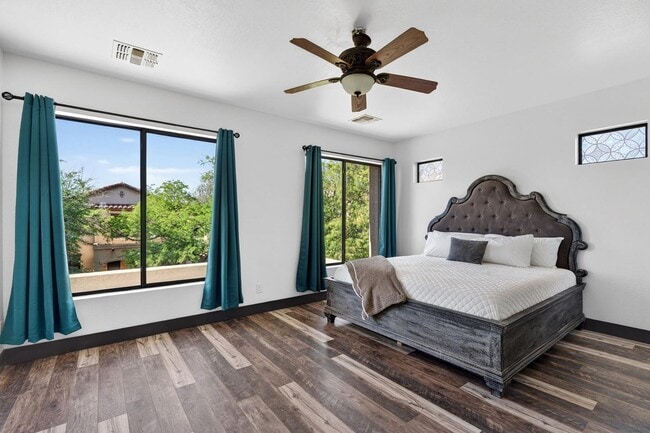 Building Photo - 6932 E Pearl St