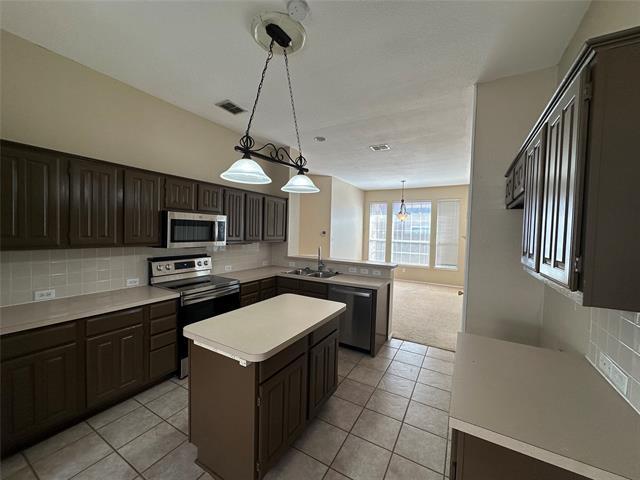 Building Photo - 10701 Nashville Dr