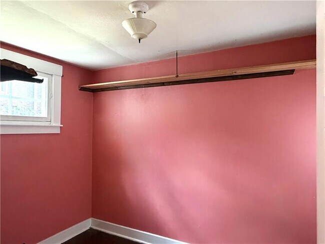 Building Photo - 1317 Beechview Ave