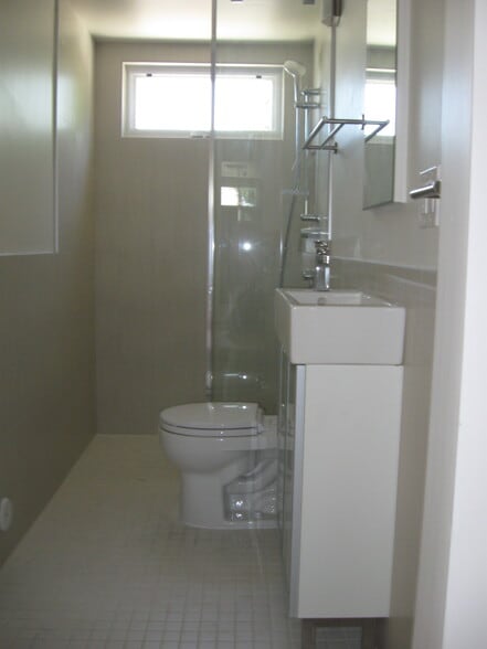 Btahroom - 2278 Edendale Pl