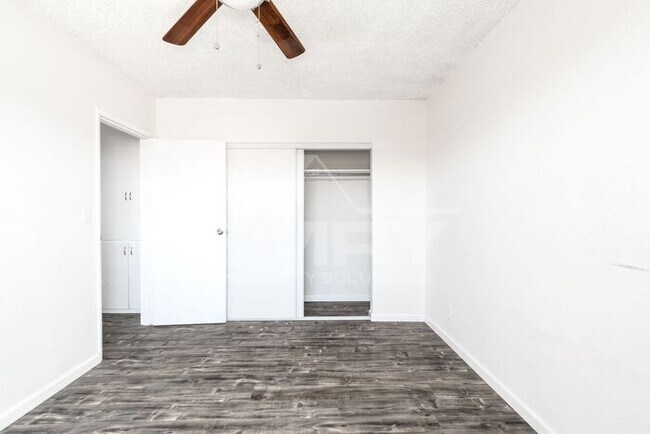 Building Photo - 2 bed 1 bath unit in Inglewood 90302