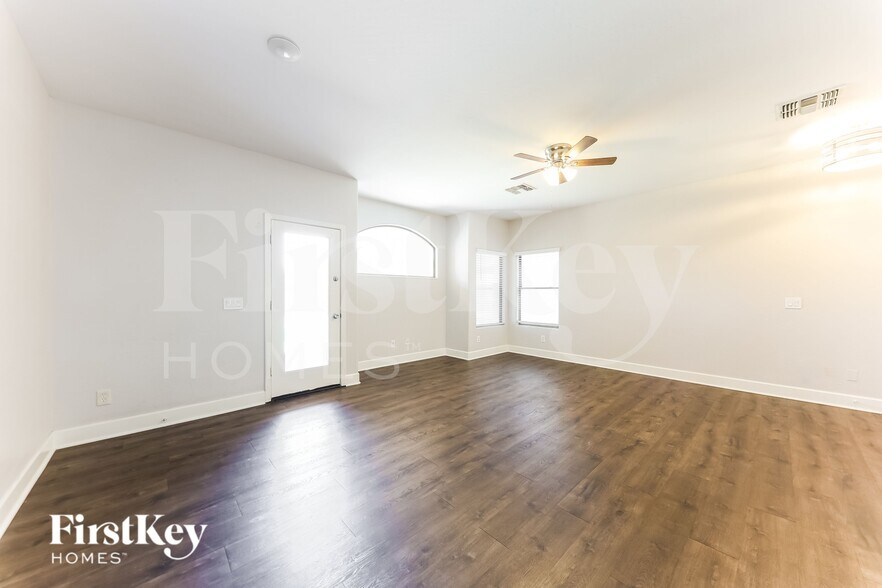 Building Photo - 13030 W Windrose Dr