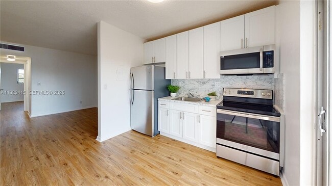 Building Photo - 2463 Coral Wy