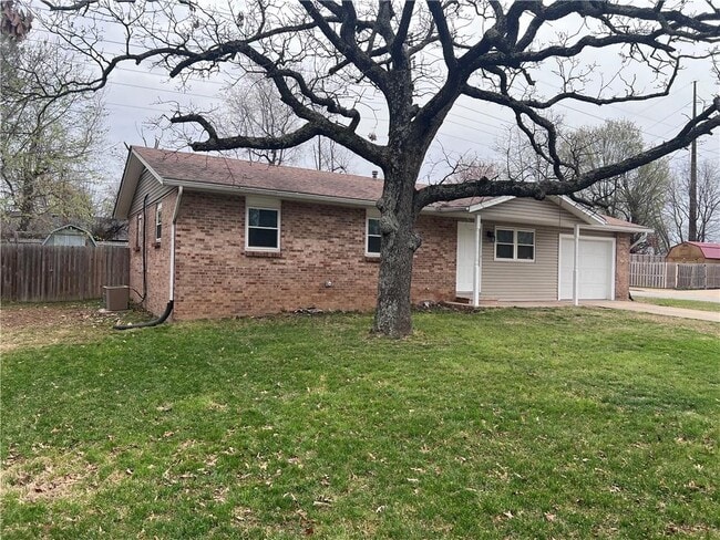 Building Photo - 1301 White Rd