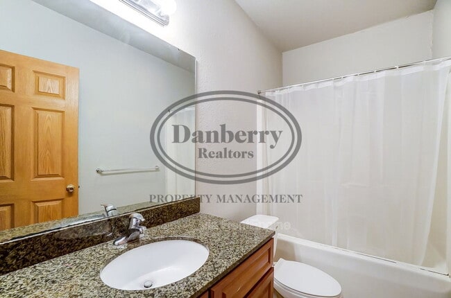 Building Photo - 1103 N Byrne Rd