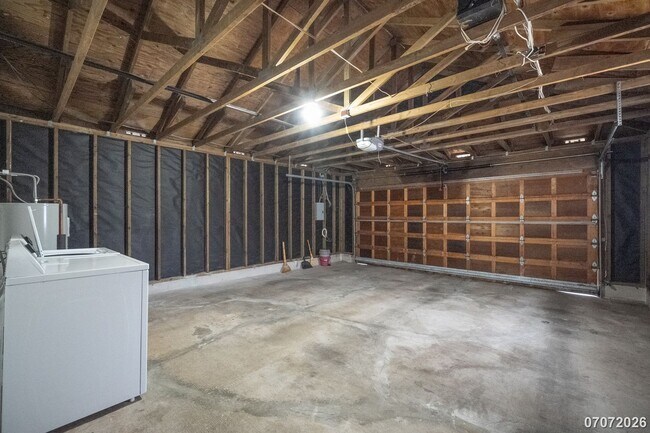 Building Photo - Spacious 3 Bed 2Bath SFM Pets Negotiable- WEST LOCH ESTATES - $3950/month